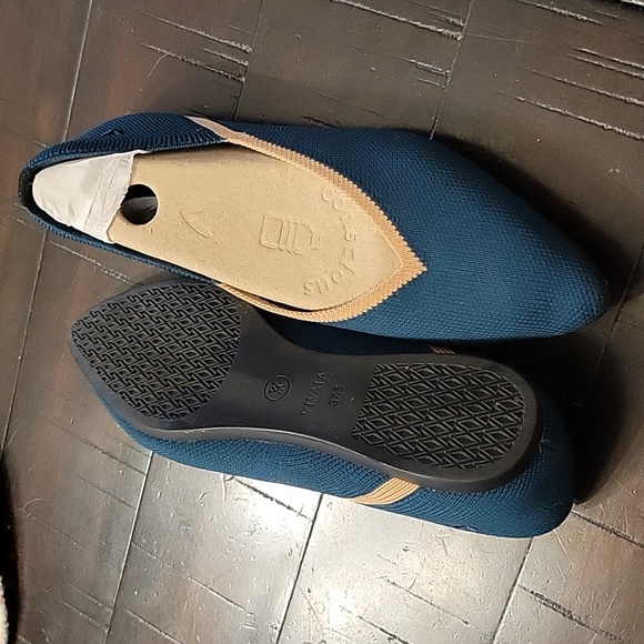 Vivaia flats 37.5. like new - Picture 2 of 3